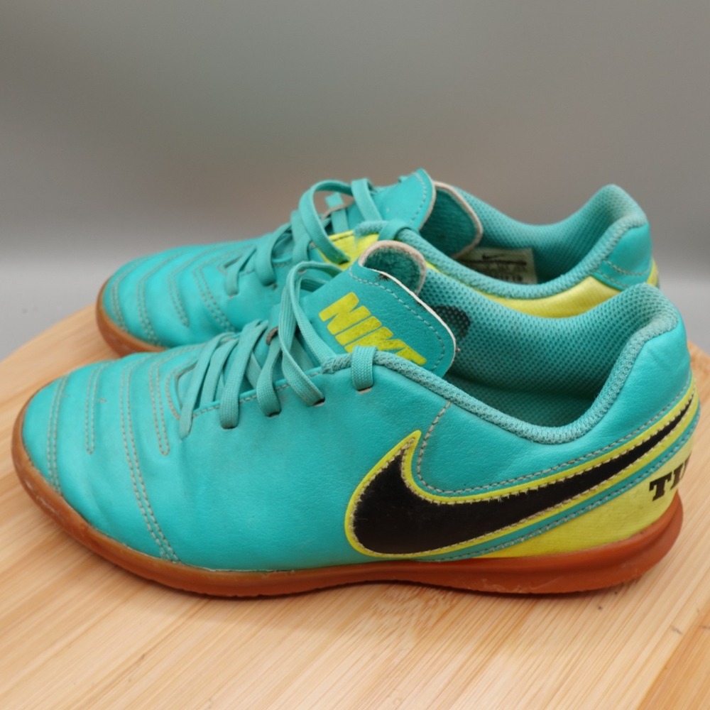 Nike Shoes Youth‎ 3.5 Womens 5 Tiempo Teal Gum Soccer 819186-307 Flaws